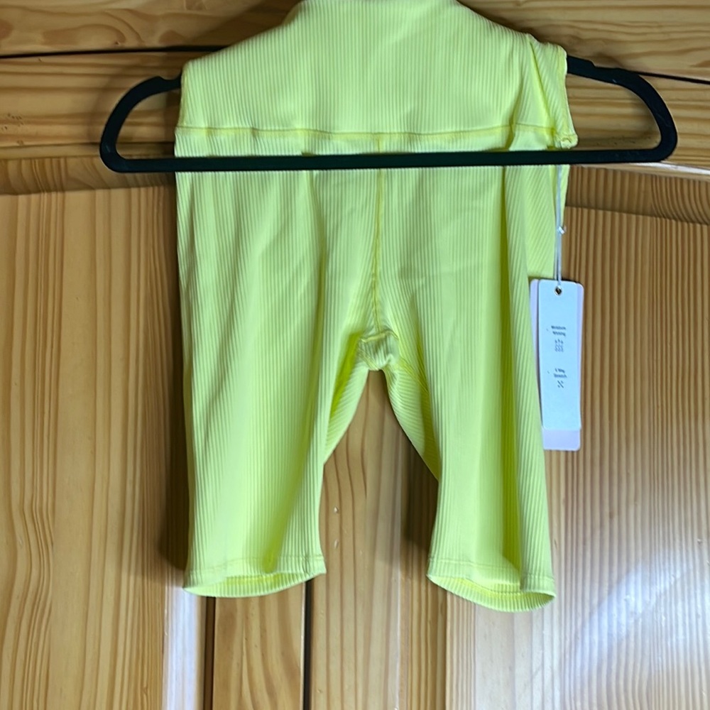 BNWT love tree biker shorts size sm